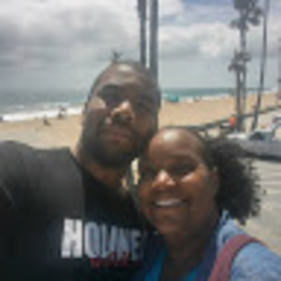 Meet your Posher, Latoya - Picture 1 of 1